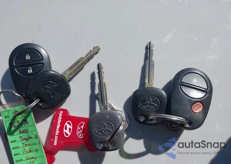 2010 Toyota Tacoma Base V6 z USA, uszkodzony, nr VIN 5TEUU4EN1AZ712164